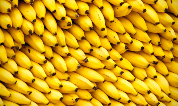 Banana: Oferece carboidratos, fibras e uma boa dose de vitamina B6.