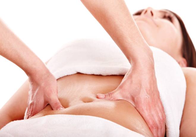 Tratamentos estéticos não ajudam, mas resolvem o seu problema da barriga saliente. As melhores opções são a drenagem linfática e a massagem modeladora, que movimentam as células de gordura, facilitando sua eliminação. O bom é que não precisa gastar um dinheirão em clínicas de beleza. Até que o preço por clínicas da especialidade estão preços muito altos