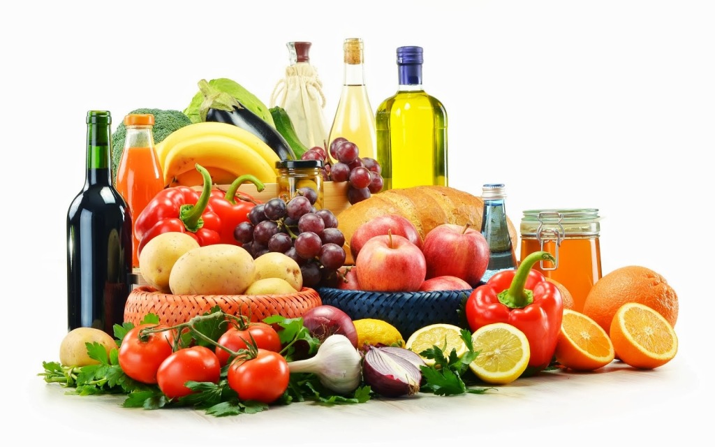 É uma dieta que surgiu às margens do mar Mediterrâneo e é utilizada milenarmente pelos povos ibéricos. Rica em vegetais, fibras e peixes, ela ajuda a manter a boa forma por uma vida inteira. Regada a azeite de oliva, combate doenças como o câncer, cardiovasculares e pode impedir derrames.