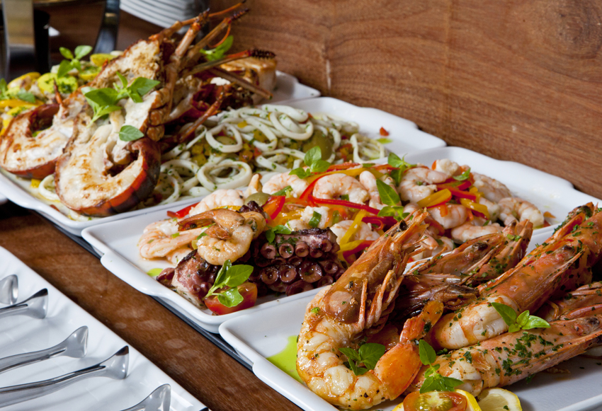 Peixes de mar e de rio, moluscos e crustáceos, são as grandes reservas atuais do Atlântico. Coma peixes e frutos do mar 3 a 4 vezes por semana e sua vida ficará melhor.