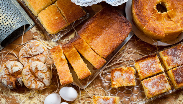 Trigo e centeio ainda não foram modificados e são os principais ingredientes do pão. No entanto, vários ingredientes de suas confecção vêm da soja, óleo e agentes emulsificantes. Glucose e amido podem advir de produtos GM; entre os aditivos mais comuns, alguns são GM, como glutamato, enzimas e ácido ascórbico.